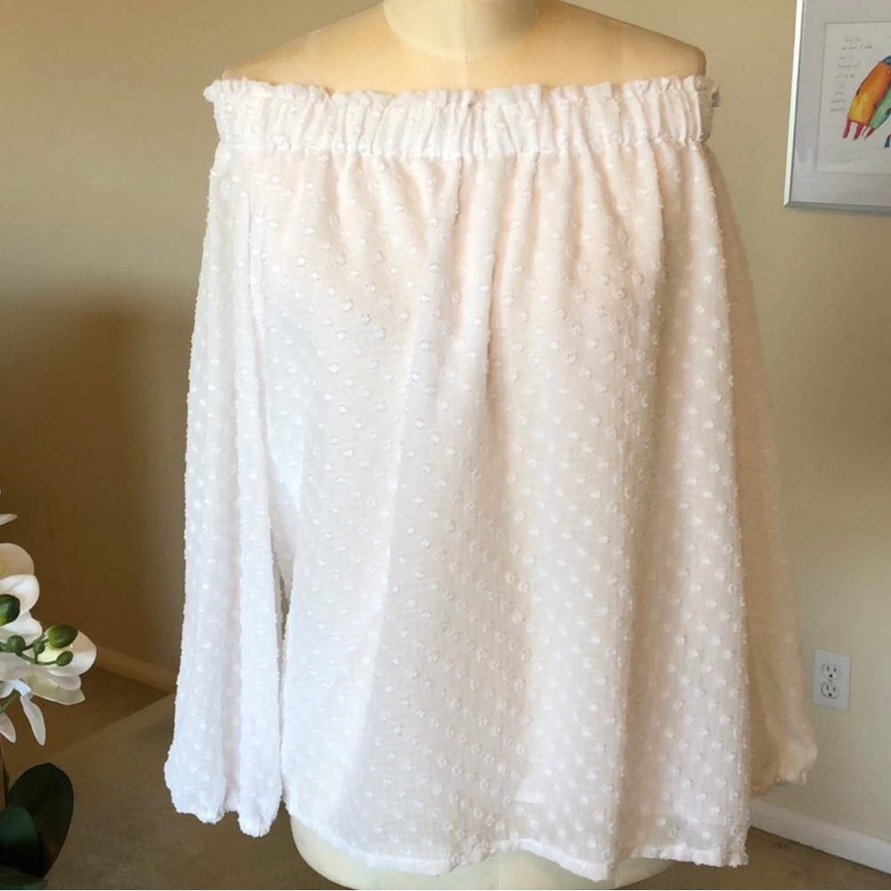 ELIZABETH & JAMES swiss dot off the shoulder top